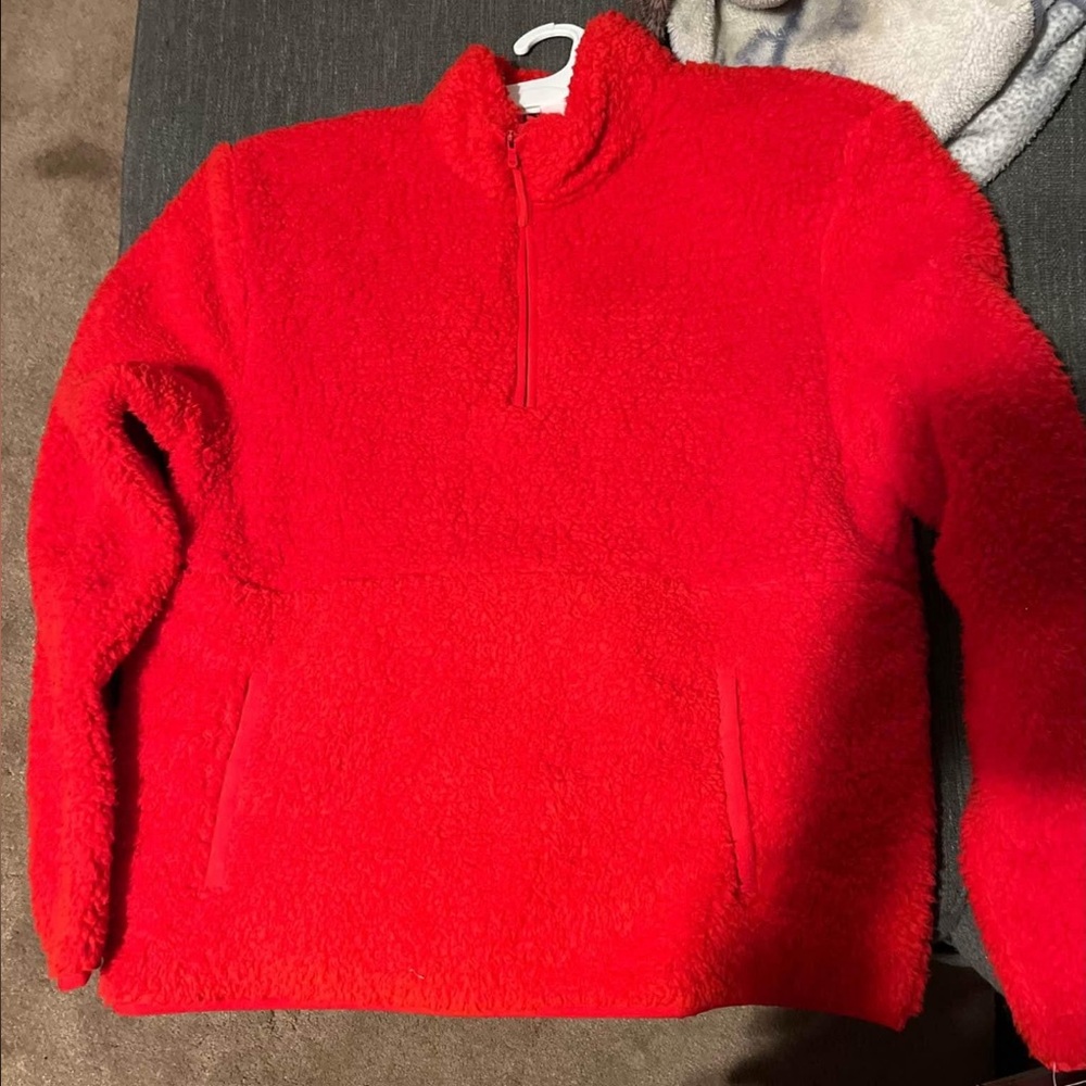 Men's Red fluffy 1/2 zip jacket sz med